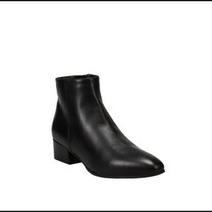 Aquatalia Fuoco weatherproof in Black. Size 8.5